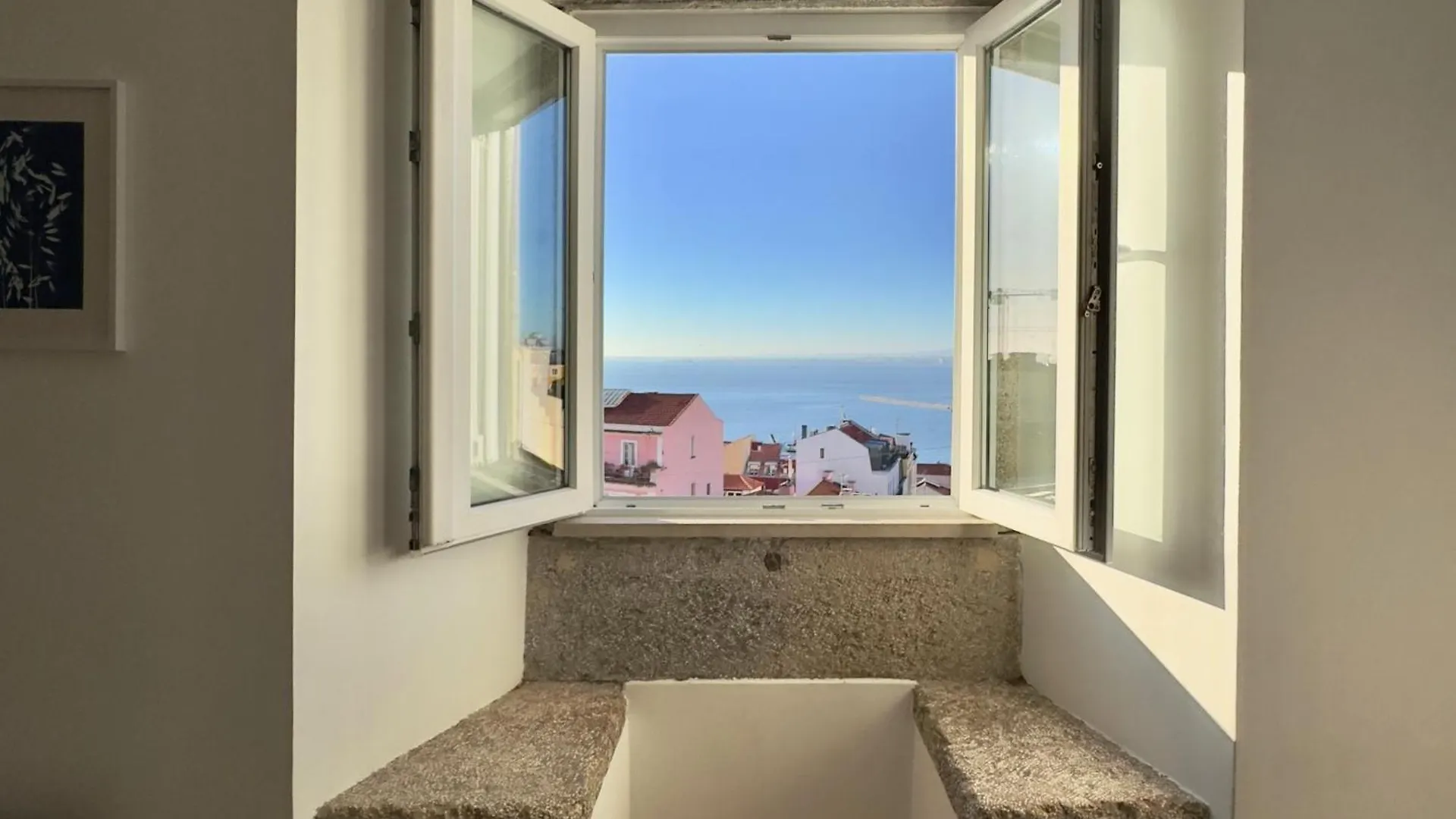 Whome Exclusive Stay In A Prime Location With River View Lisboa Portugal